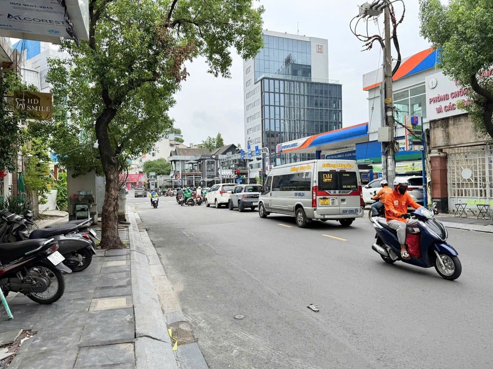 BÁN CĂN MẶT TIỀN ĐINH BỘ LĨNH BÌNH THẠNH